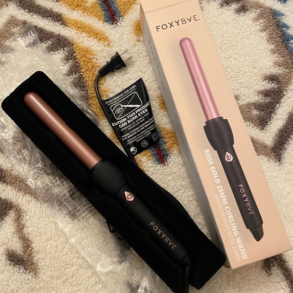 BRAND NEW FOXY BAE LIMITED EDITION BLACK & ROSE GOLD CURLING WAND - 25mm - Picture 2 of 4